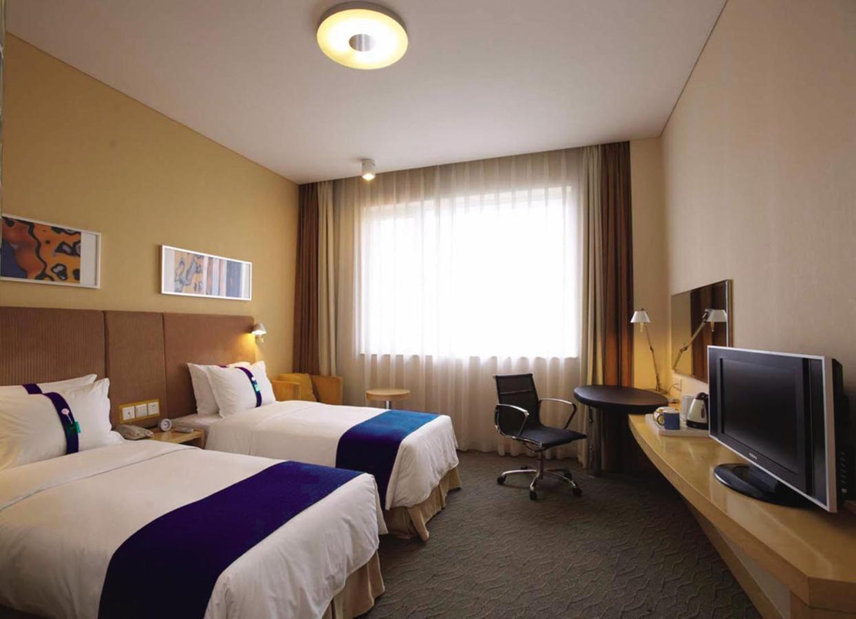 Holiday Inn Express - Jinan Exhibition Center, An Ihg Hotel Kamer foto