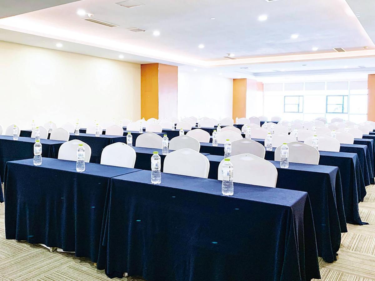 Holiday Inn Express - Jinan Exhibition Center, An Ihg Hotel Buitenkant foto